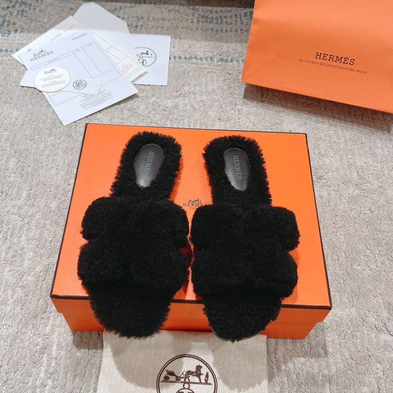H**mes slippers